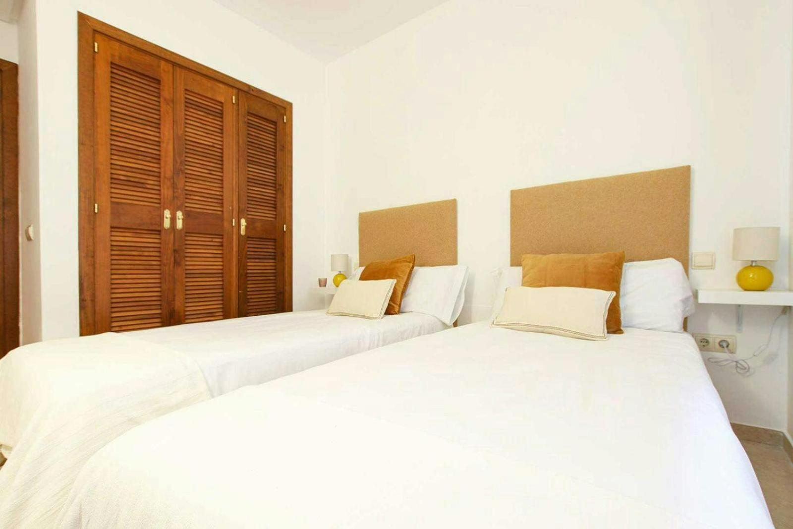 Piso 4 Hab. - Elviria Playa * Marbella